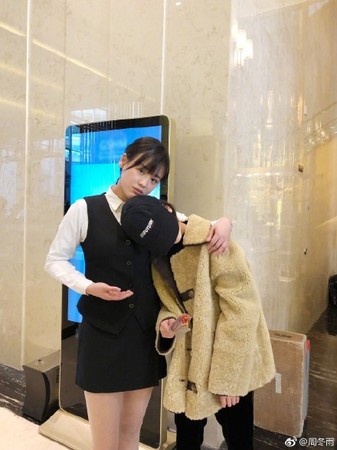 周冬雨探班心疼錢埋在馬思純懷中:是第一次也是最后一次