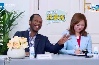 誰說鄧超英文進步驚人?節目再現鄧氏英文,開口就讓外國人笑噴