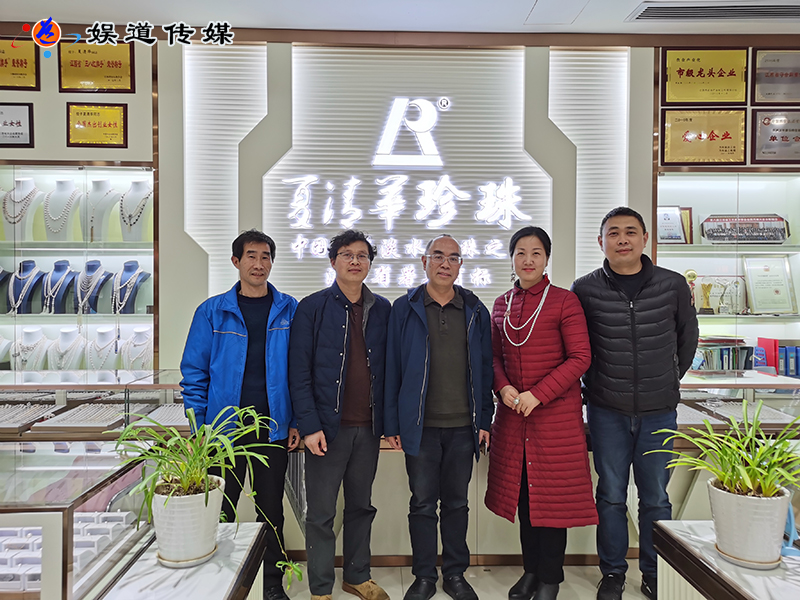 �����A����