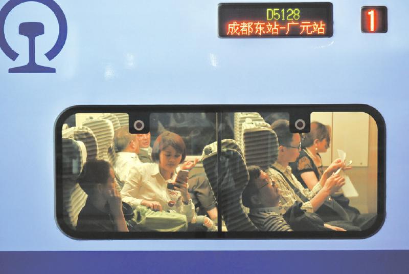 蘭渝鐵路動車開跑 乘客提前感受廣元閬中漢唐文化
